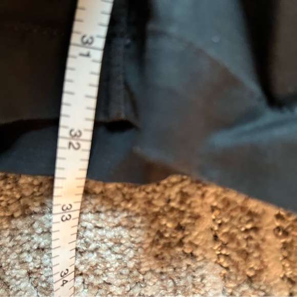 Men’s lululemon pants. - Picture 4 of 6